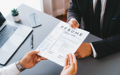 Building a Standout Resume Dos and Don’ts